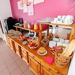 Semesterbostad Countryside Holiday Home With Pool