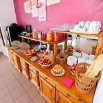 Countryside Holiday Home With Pool Semesterbostad *