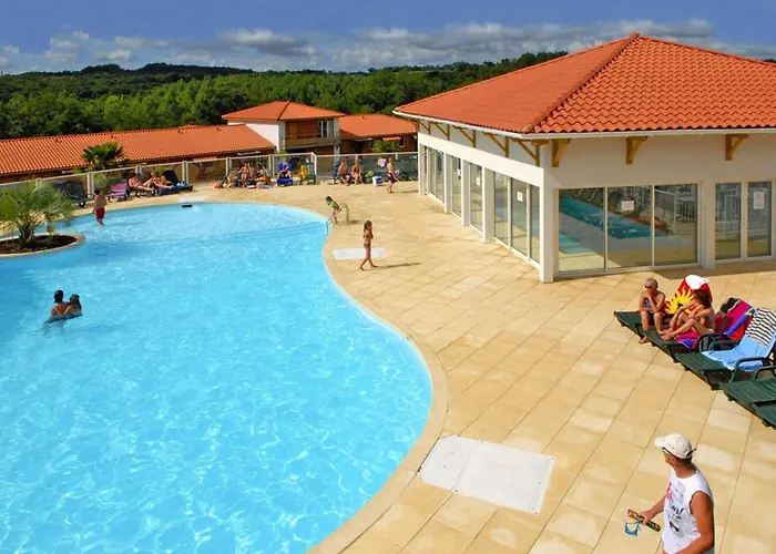 Countryside Holiday Home With Pool *