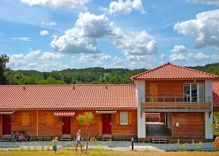House With Pool Feriehus *